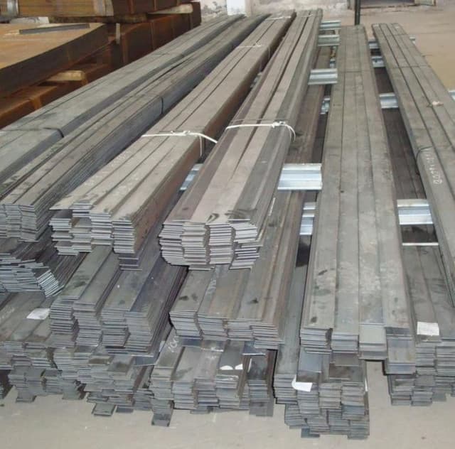  стальная 4х40 ст. 1-3 -  по цене от 61 100 рублей за тонну .